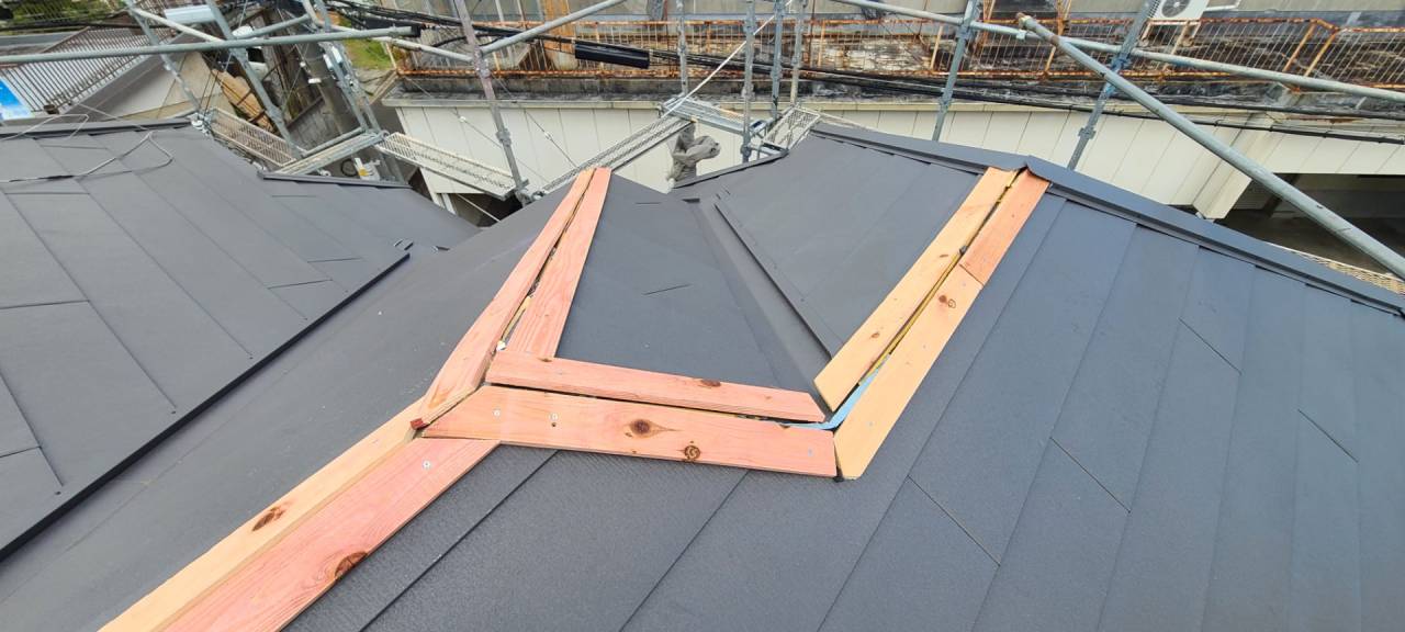 屋根の改修・葺き替えで家の耐久性をアップ！専門家が解説する対策とポイント
